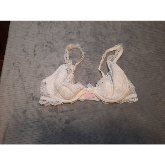 Victoria's Secret Size 34B Push Up Without Padding Bra White - Picture 1 of 3